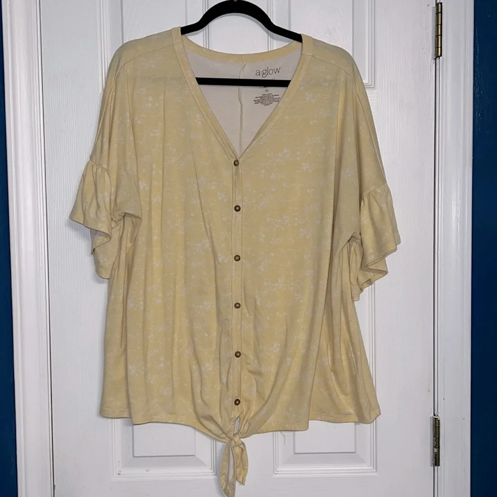 Aglow Maternity/Nursing Yellow Top- Size XL - Picture 2 of 5